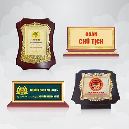 Bảng vinh danh - bảng chức danh